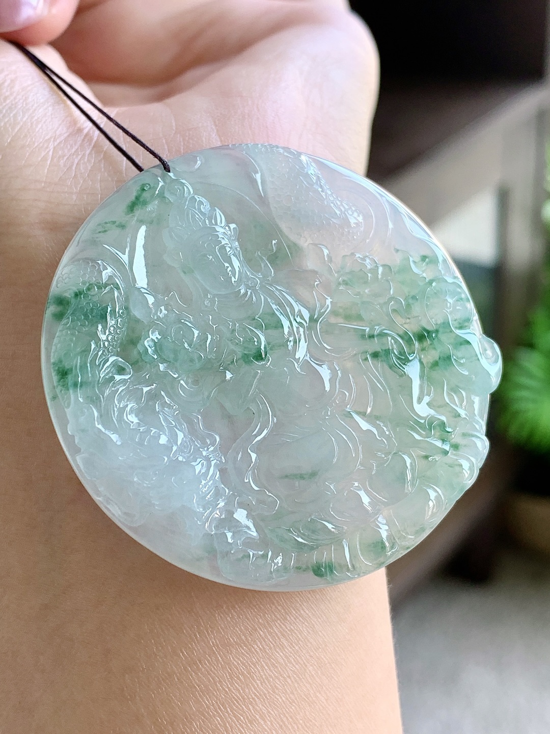冰飘花御龙大势至菩萨持莲观音牌圆牌吊坠,缅料 性比高,尺寸51-6,重量32.8克