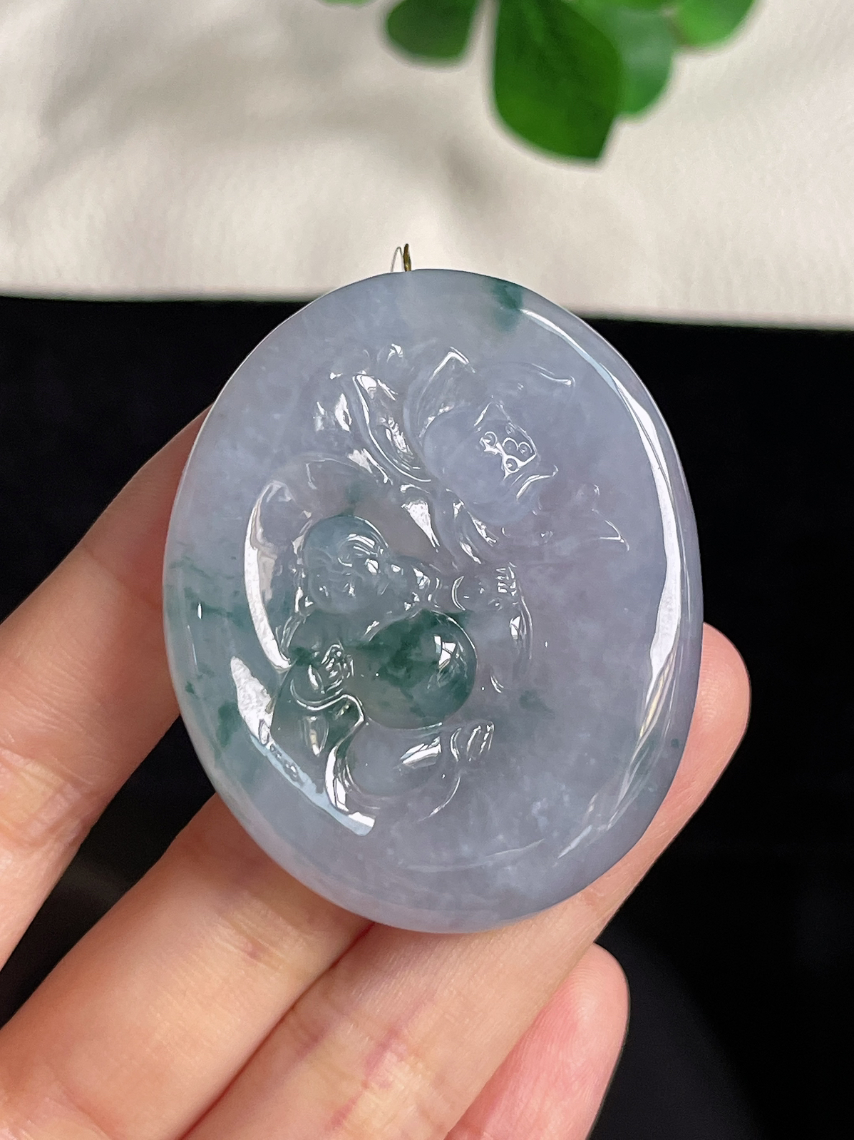 翡翠冰糯种飘绿吊坠