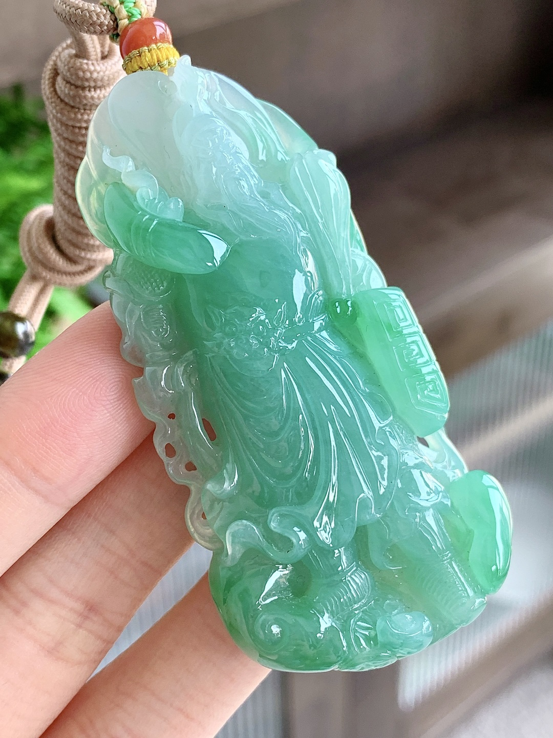 冰飘绿花忠义关公牌吊坠,飘花