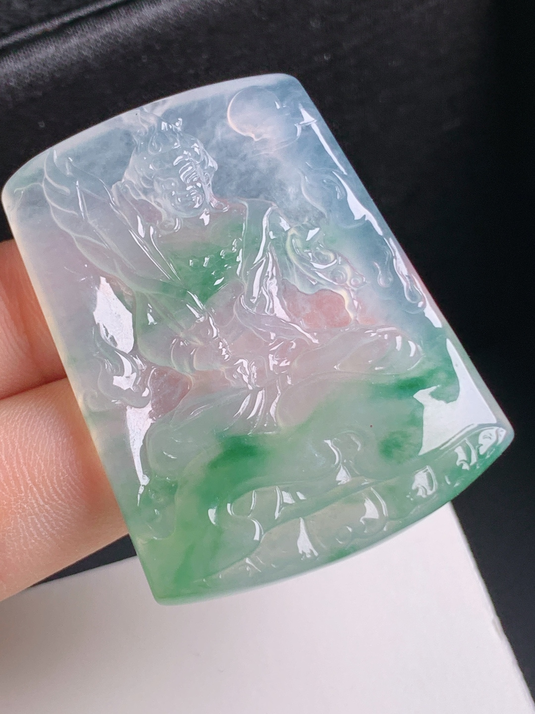 冰种飘绿观音牌，冰透清爽，飘色灵动，雕工细致，护佑平安，属鸡的一定要入,020828