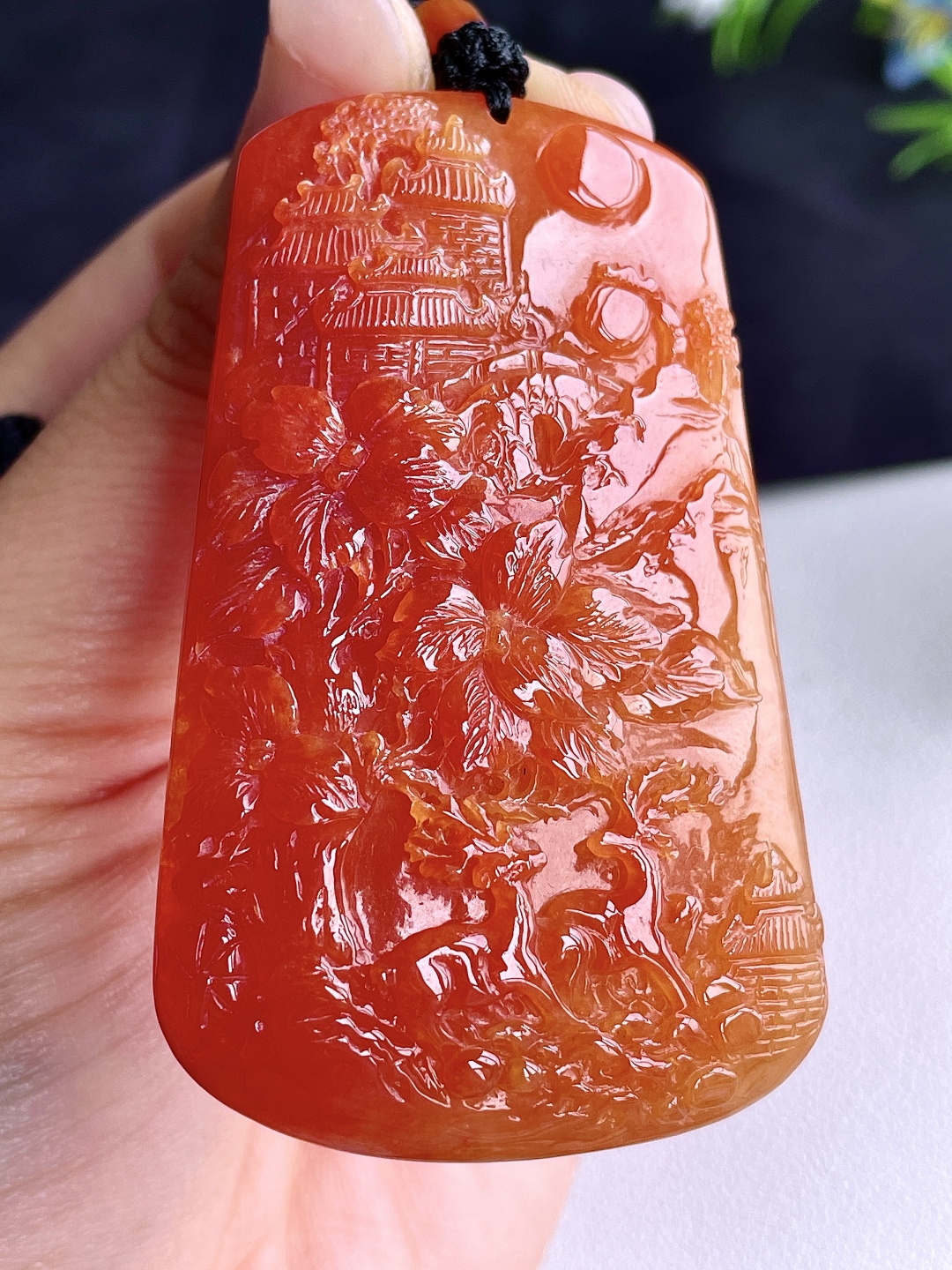 冰红翡山水牌吊坠,双面精雕