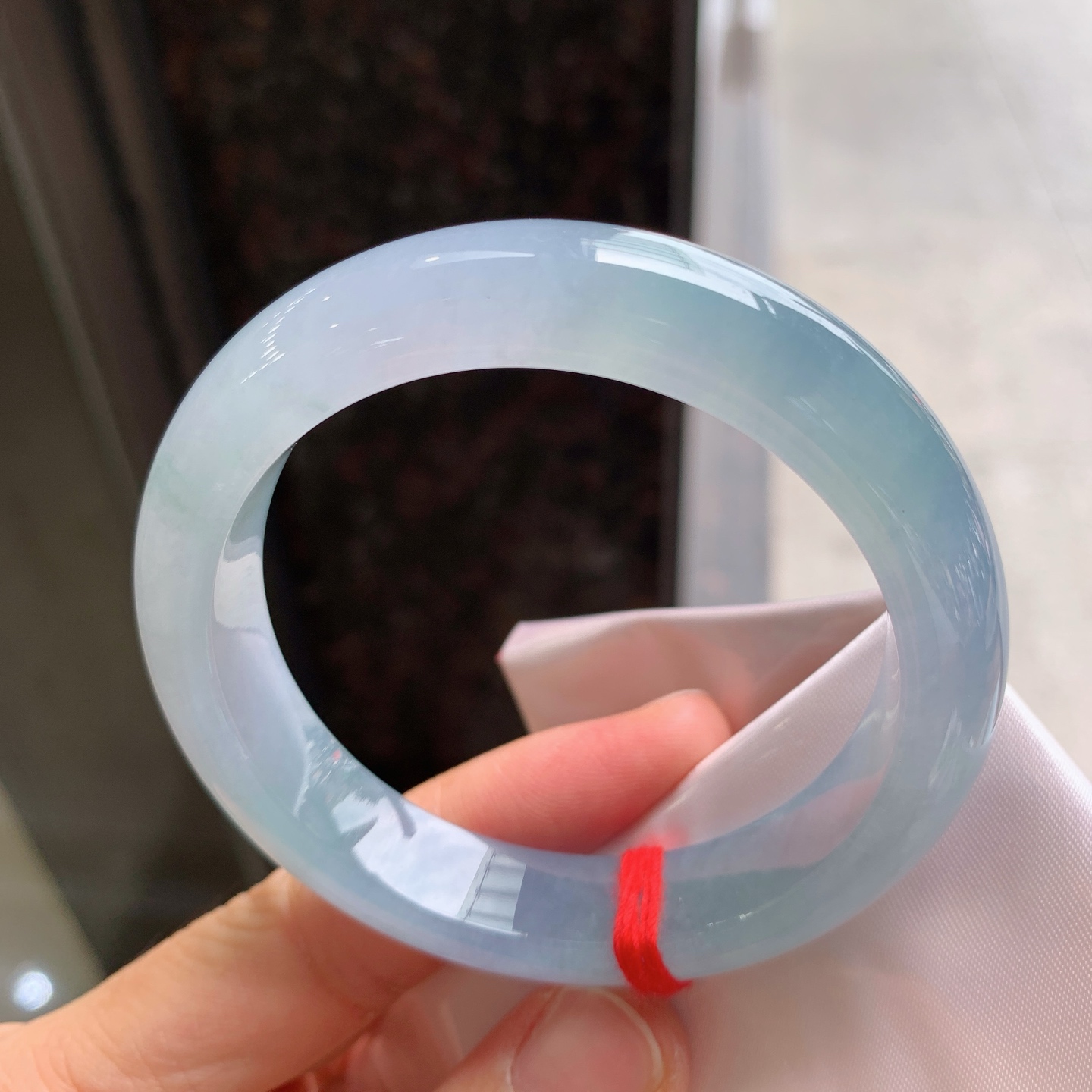 正圈冰紫,边上微细纹,尺寸：55.7/12.6/8.9,冰润