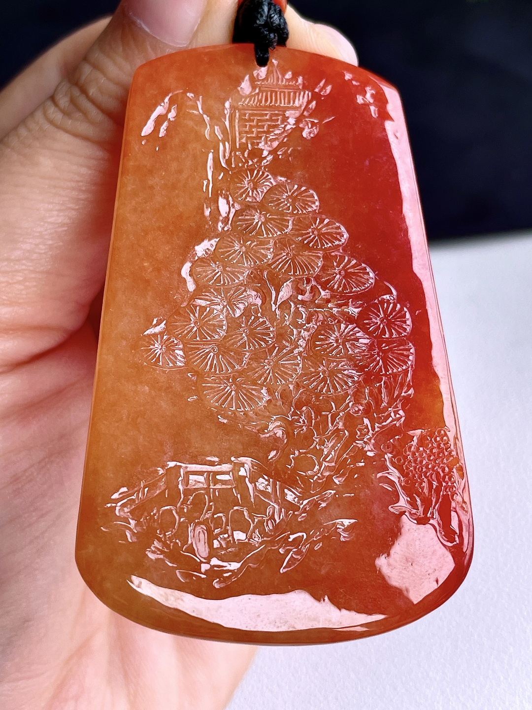 冰红翡山水牌吊坠,双面精雕