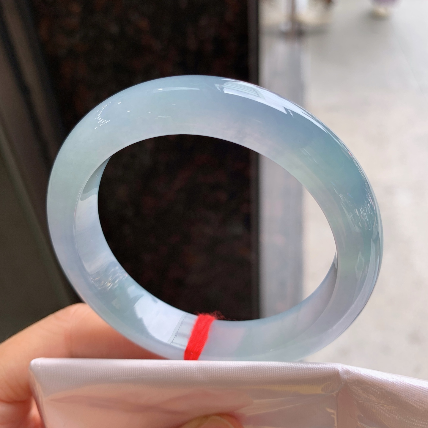 正圈冰紫,边上微细纹,尺寸：55.7/12.6/8.9,冰润