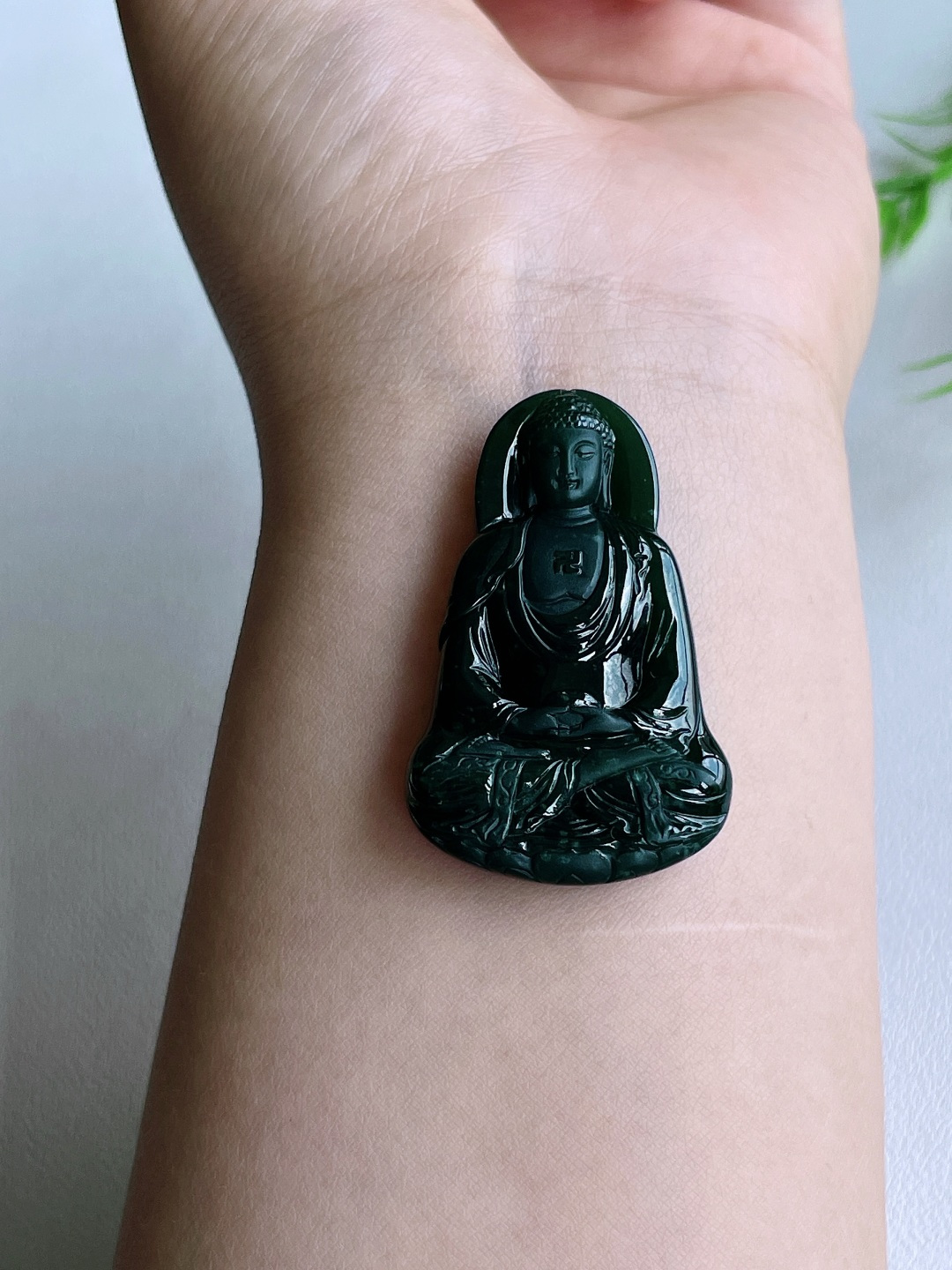 墨翠大日如来牌吊坠,性比高