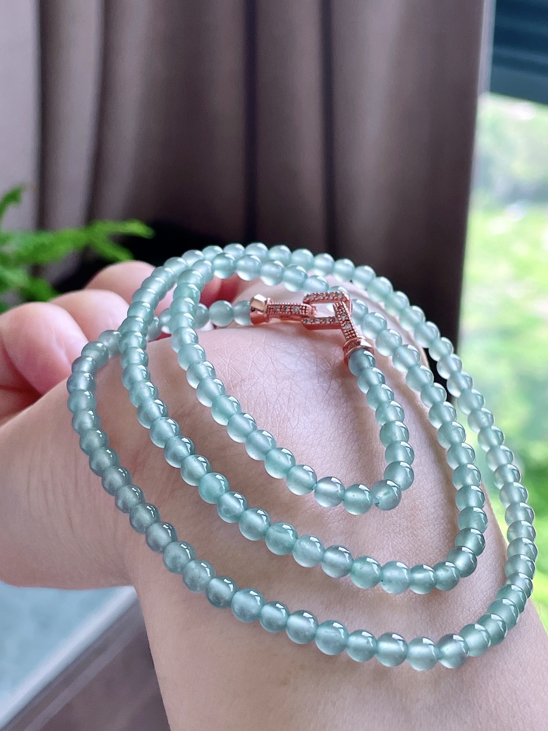 【珠子】天空蓝珠链圆珠珠子珠链【说明】性比高【尺寸】4mm，25cm【重量】17克