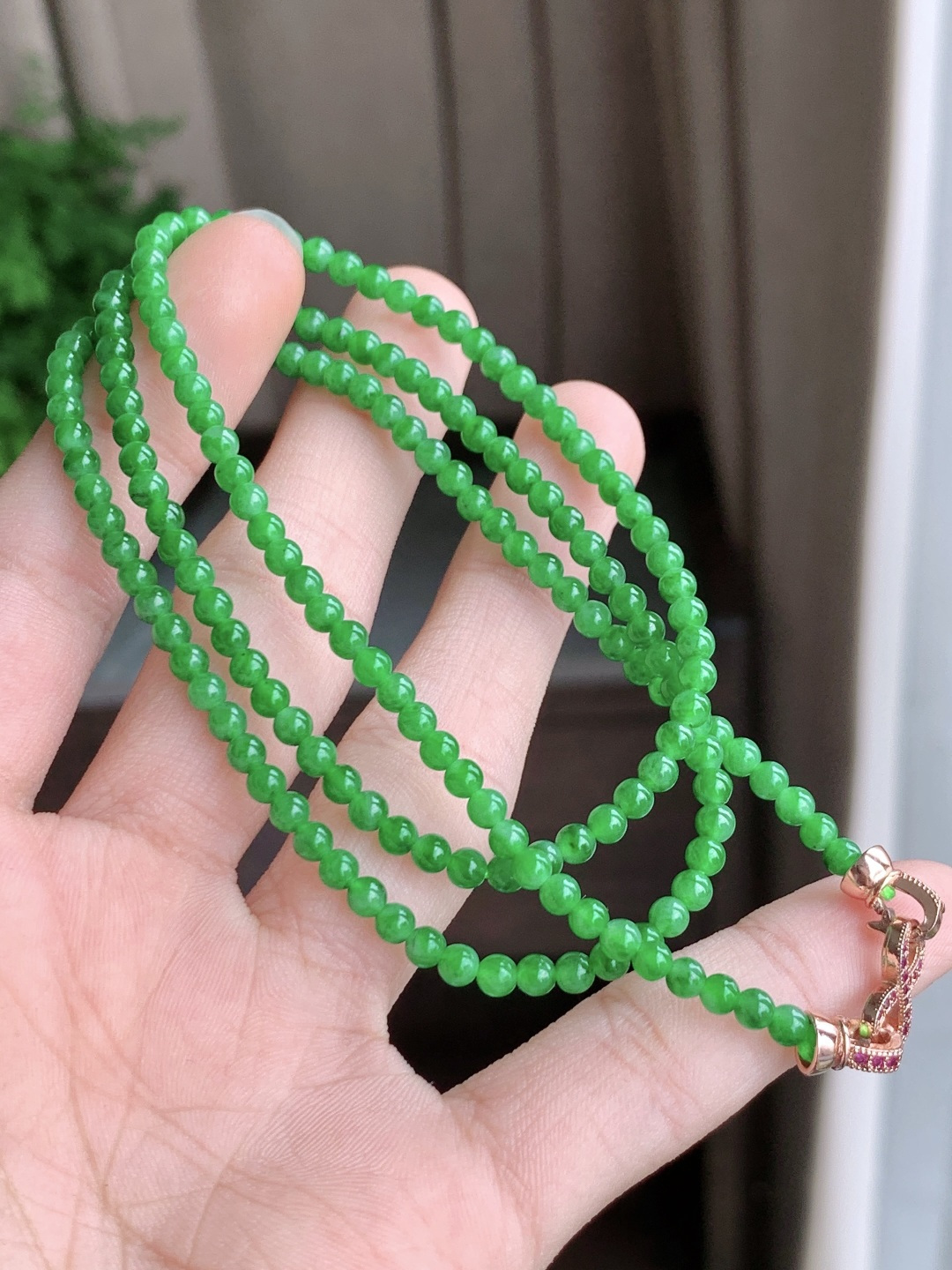 珠子冰阳绿珠链满绿圆珠子珠链,说明缅料性比高满色,尺寸3.1mm，29cm,重量11.3克