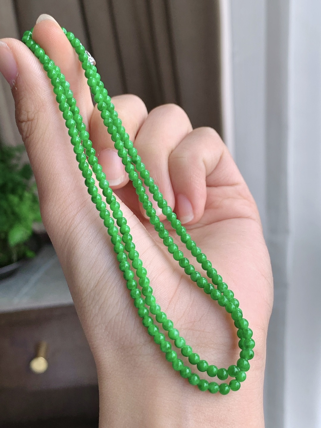 珠子冰阳绿珠链满绿圆珠子珠链,说明缅料性比高满色,尺寸2.8mm，27cm,重量8.7克
