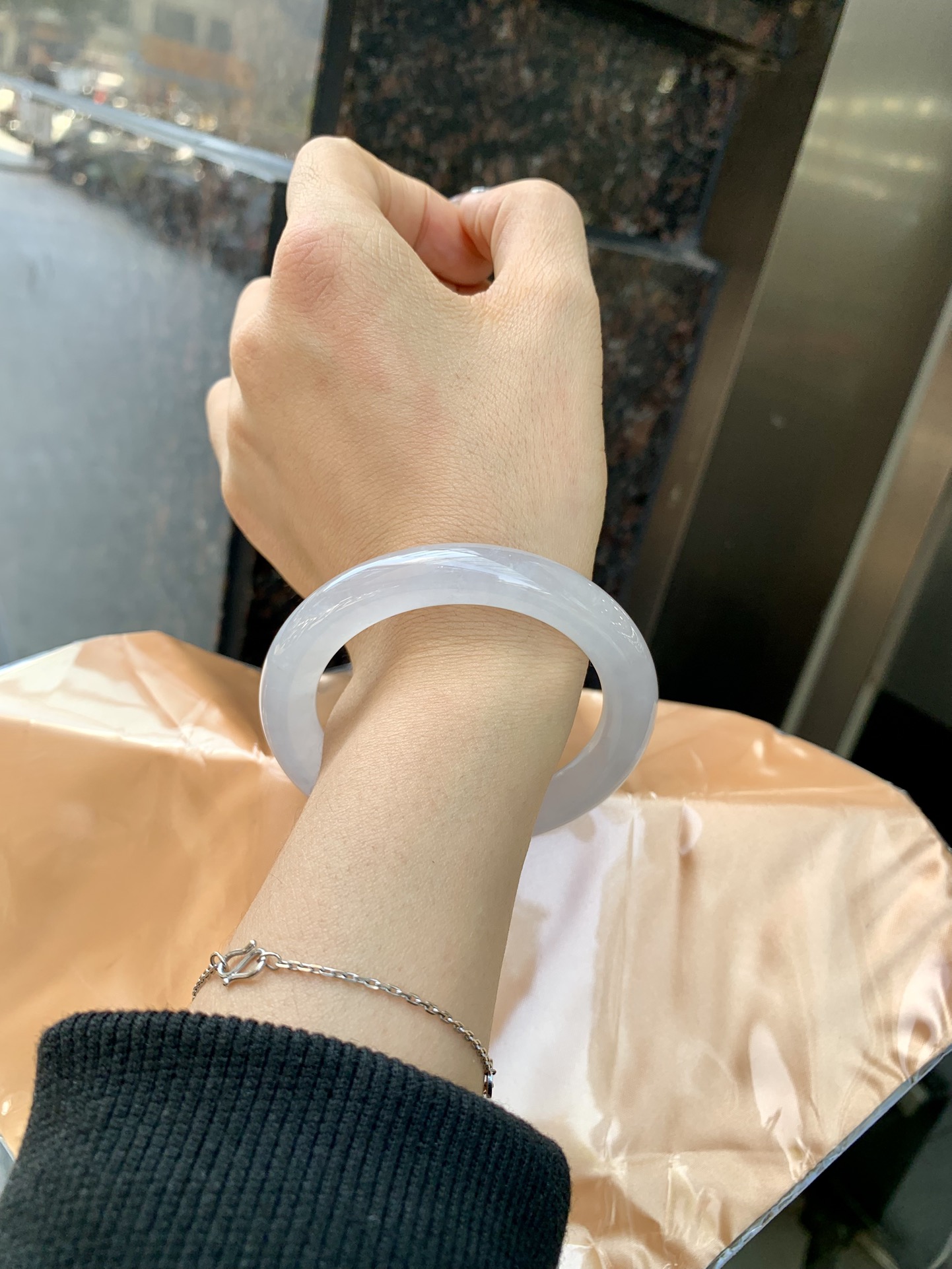 白冰圆条, 0312-N194, 无裂，底妆冰透起光，干净无瑕，一腕清透，不挑肤色年龄，时尚简约，无色亦动人