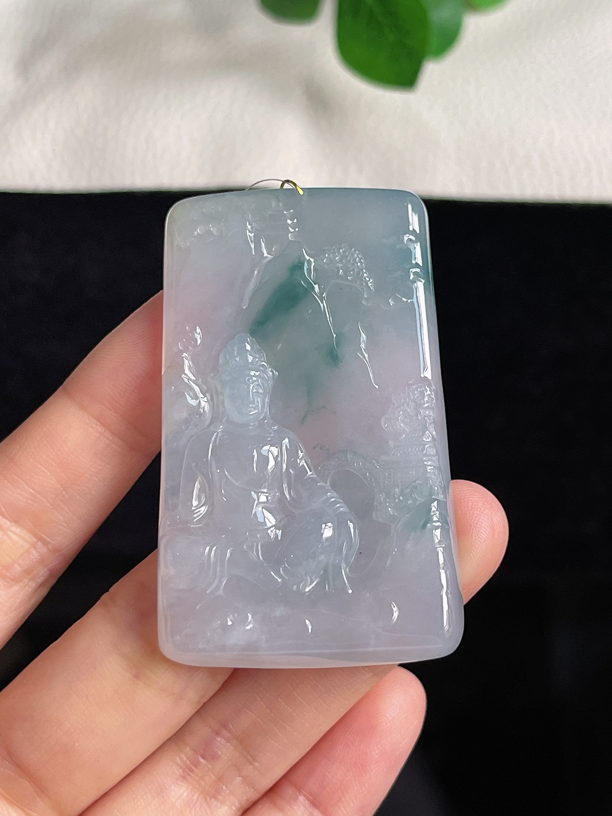 翡翠冰糯种飘绿挂件