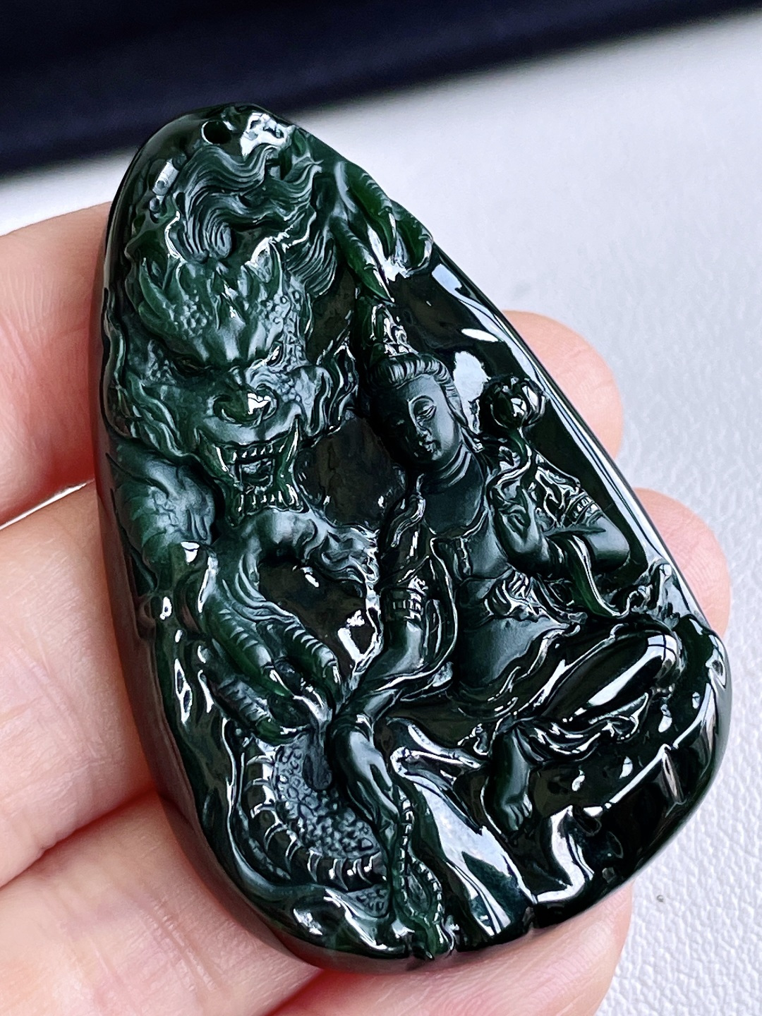 墨翠御龙大势至菩萨持莲观音牌吊坠,性比高,53.3-35-6.8,26.6克