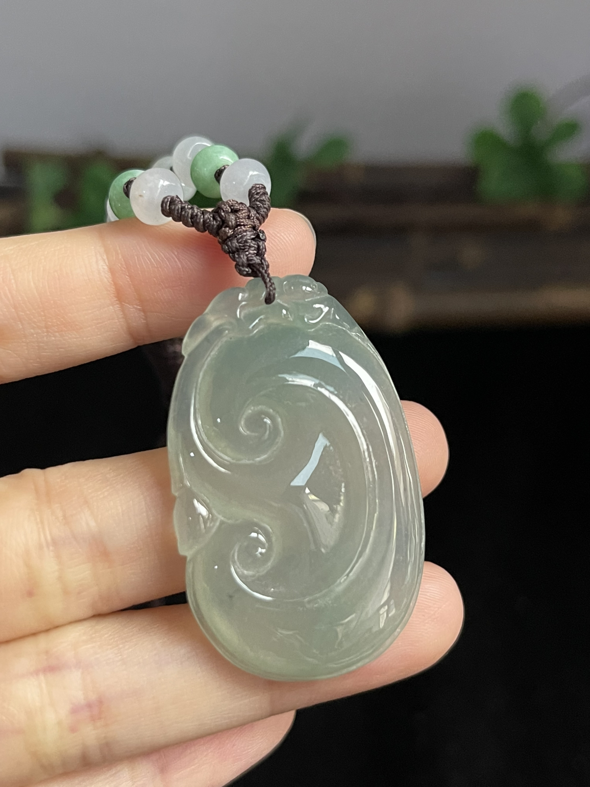 翡翠冰糯种白色如意