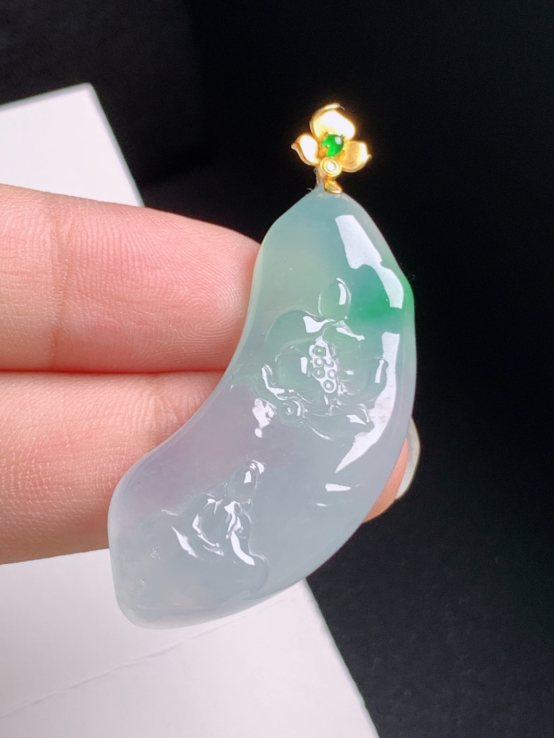 冰种飘绿悟道吊坠，胶感十足，意境悠然，简约大气，裸石41.5-16.6-6.550.1，080825
