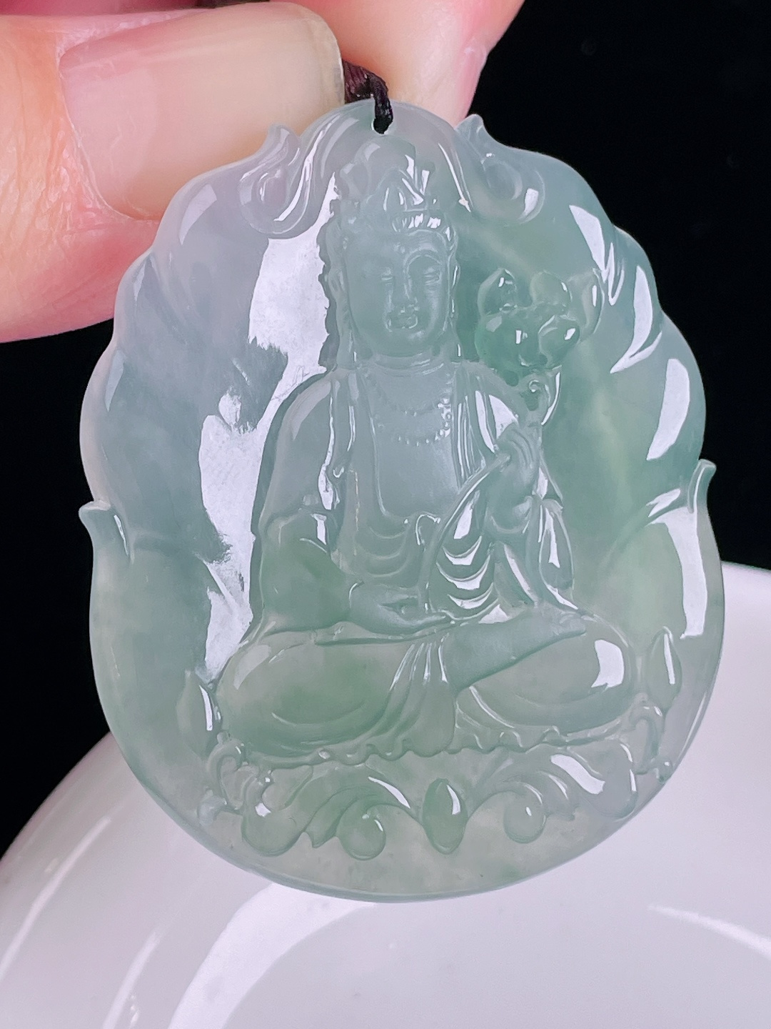 冰绿观音，老种起光，细底通透，尺寸：49.3/40/5.8mm0829