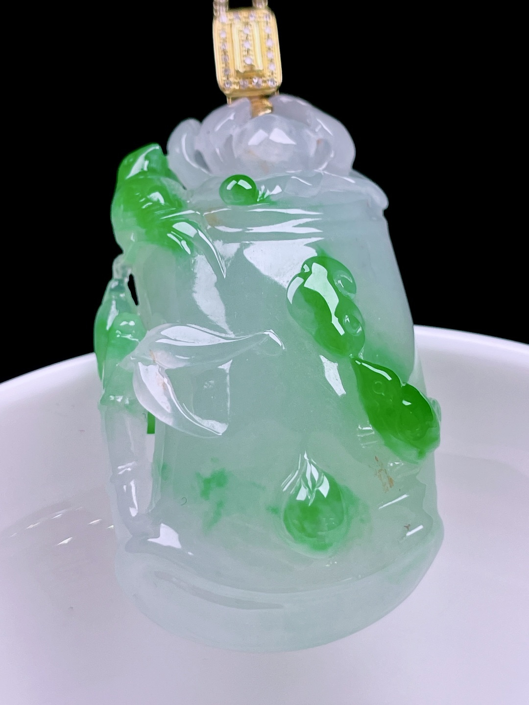 冰种飘绿花节节高升,花色灵动,种老起胶,18k金镶嵌,整体51.7,裸石43.6/25.3/11.3