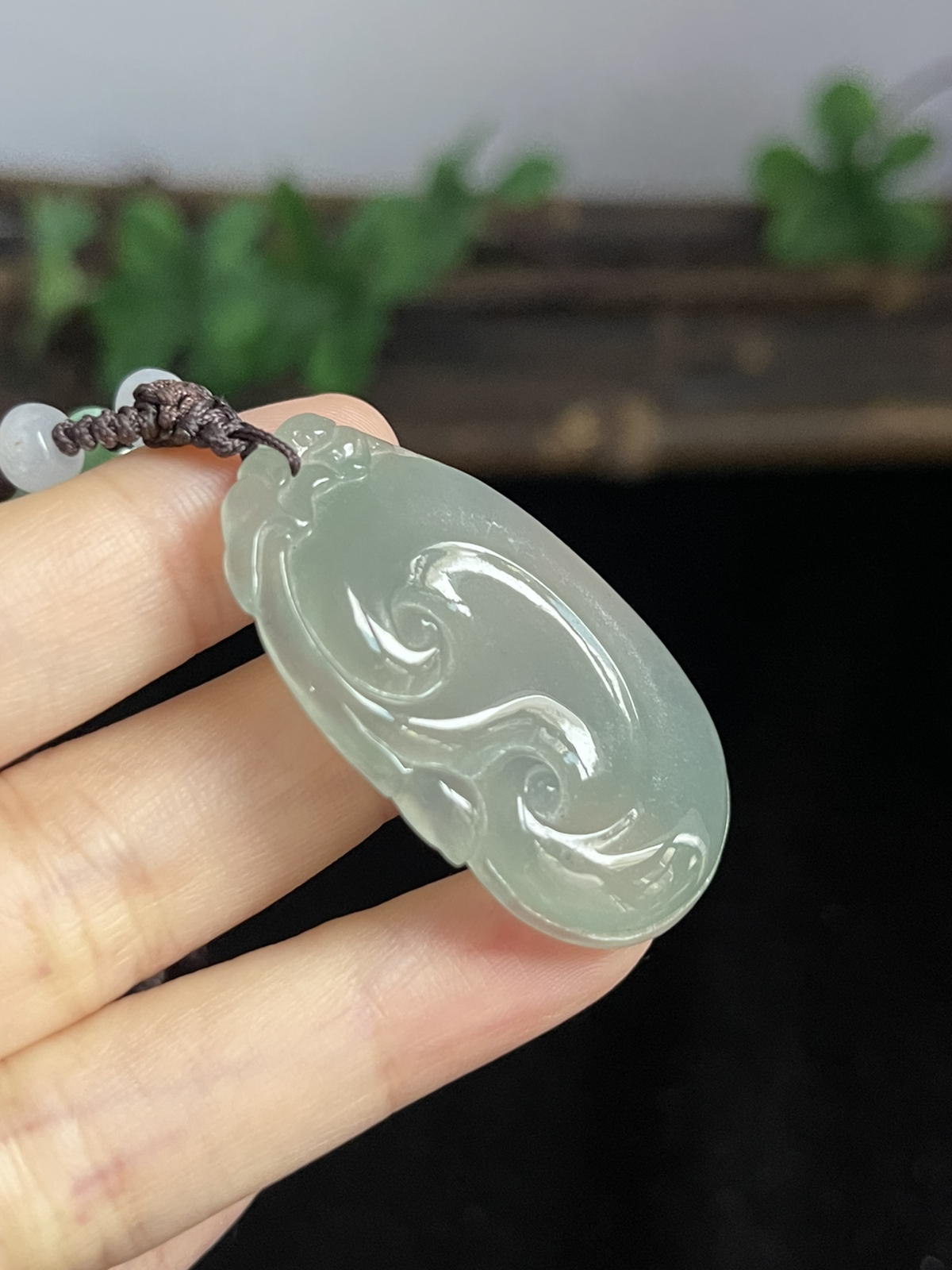 翡翠冰糯种白色如意