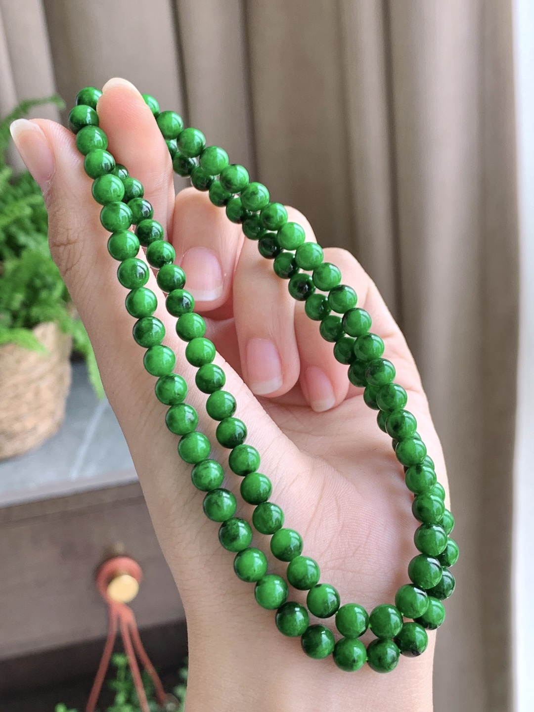 珠子冰辣绿珠链飘花圆珠子珠链,性比高 辣阳绿,尺寸6.1-5.3mm，27cm,重量33.3克