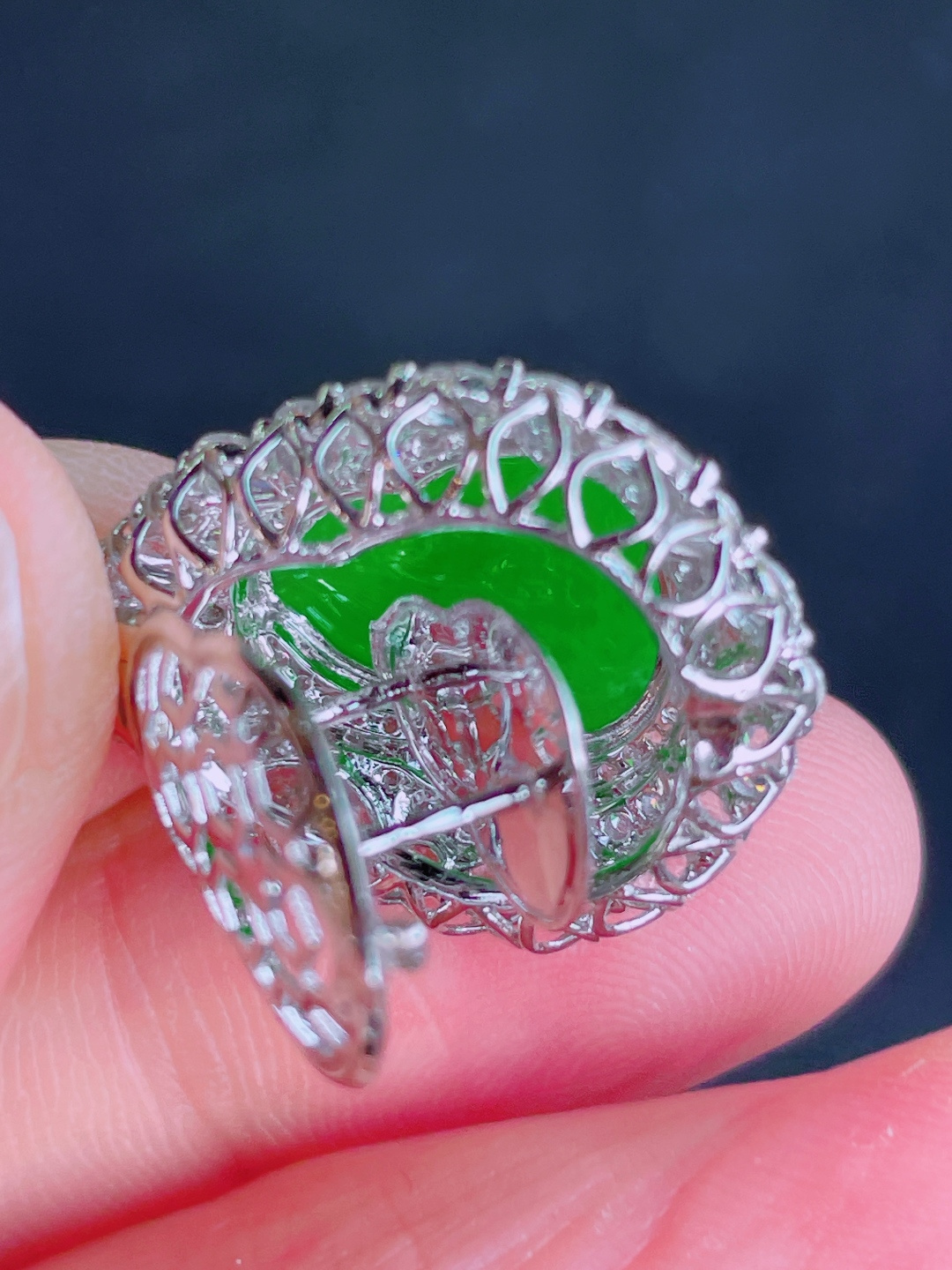 高冰绿葫芦吊坠，晶莹剔透，新颖时尚，无裂，14.5-11.5-5