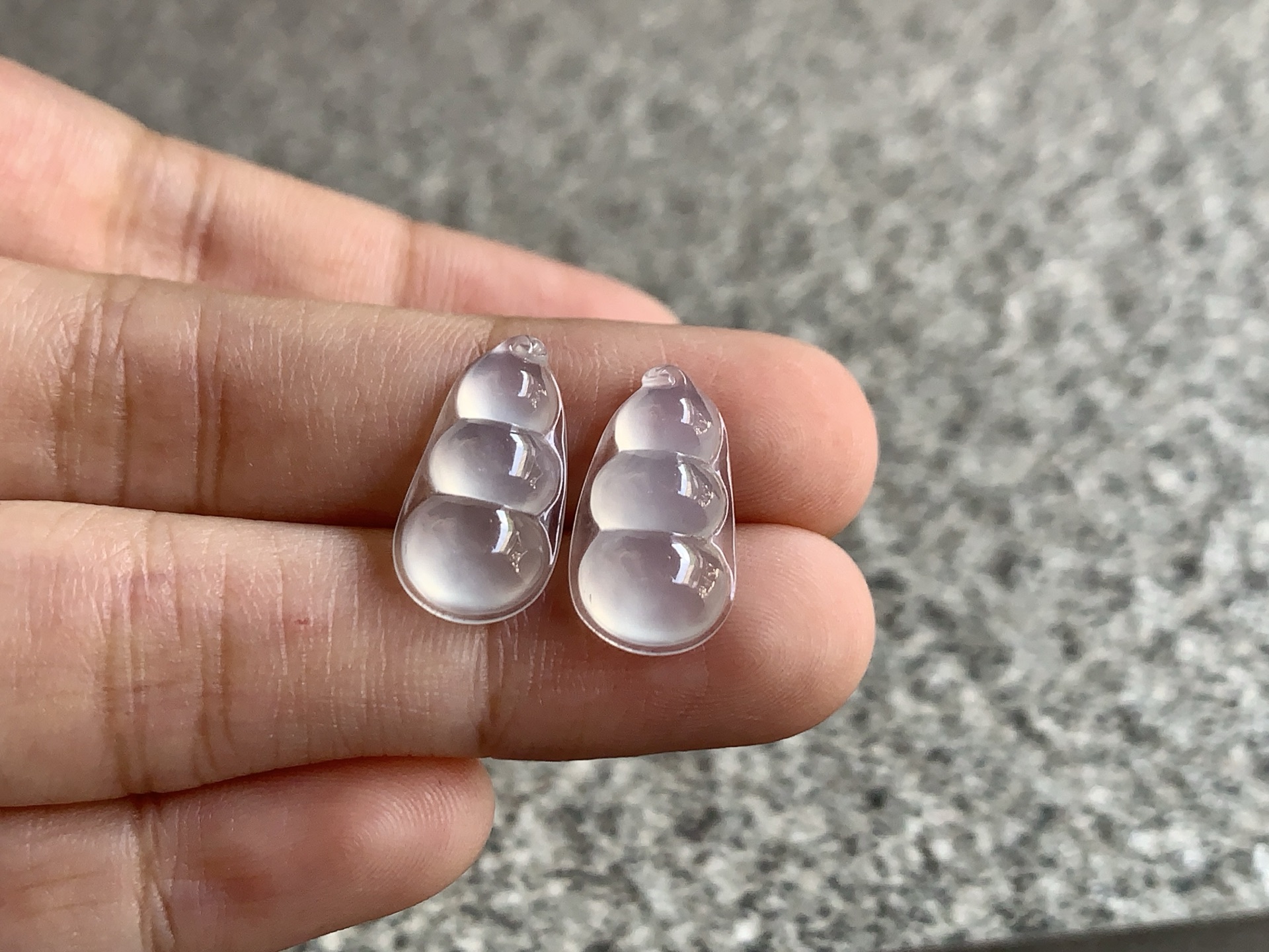 冰福豆一对，尺寸：15.6×8.6×3.7 / 16×8.4×3.8