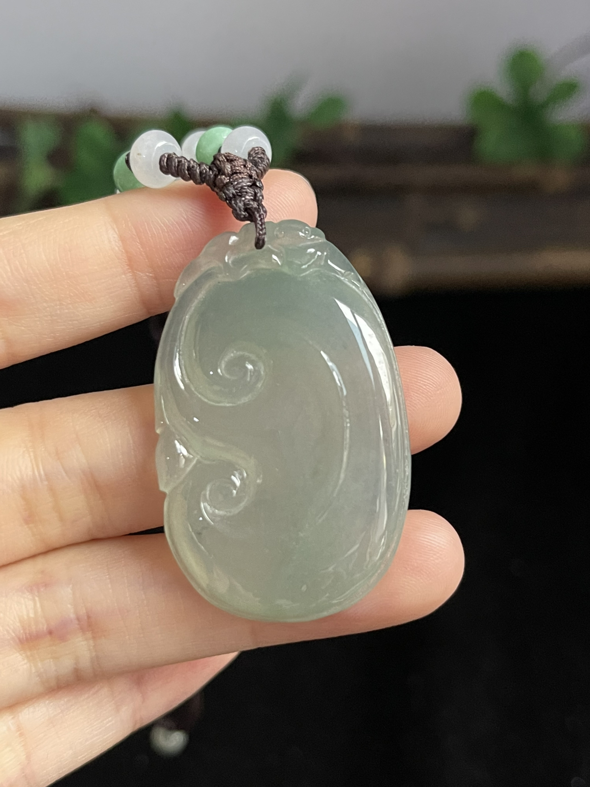 翡翠冰糯种白色如意