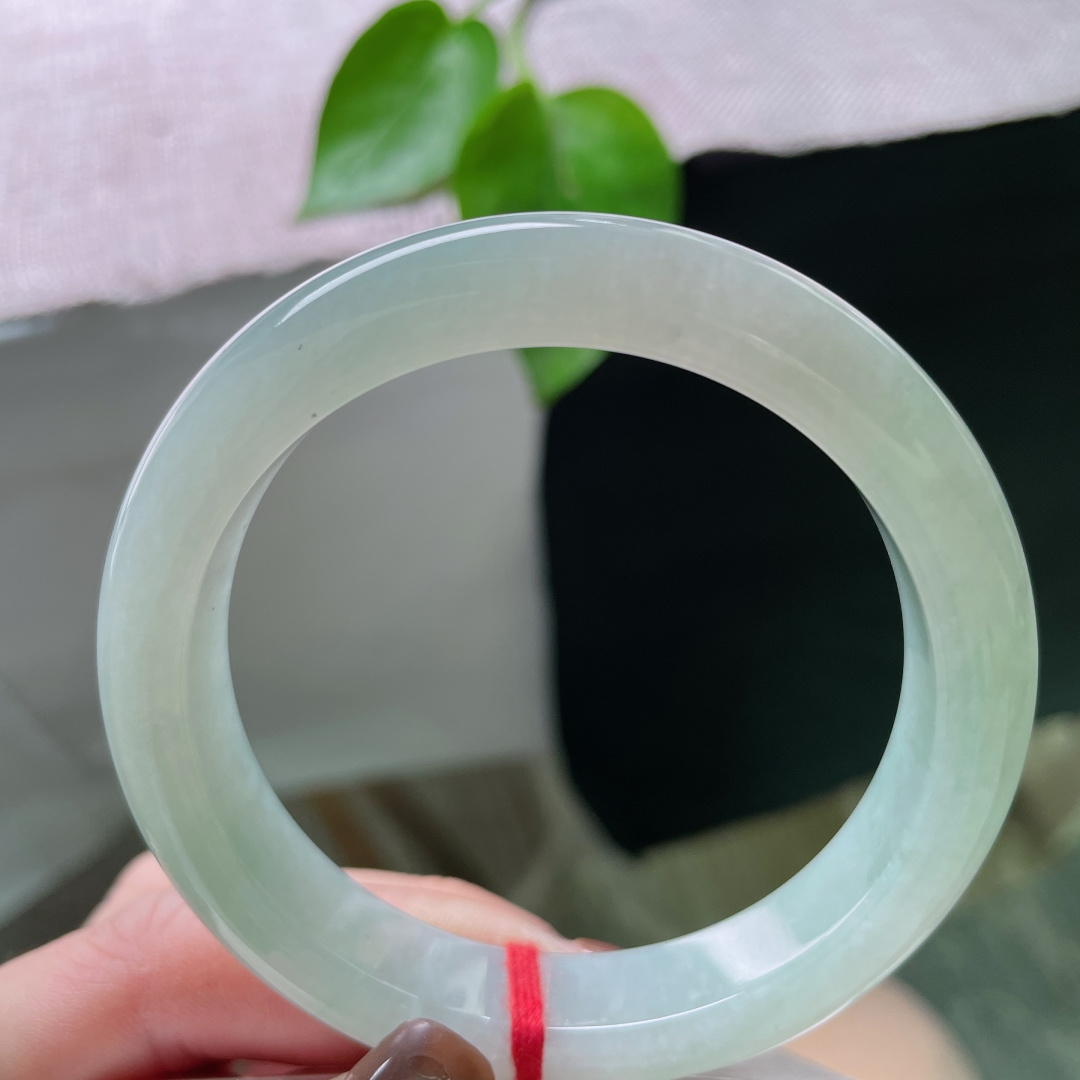 绿底正圈，细腻，优雅，贵气，冰清玉洁，无裂，ss56181a