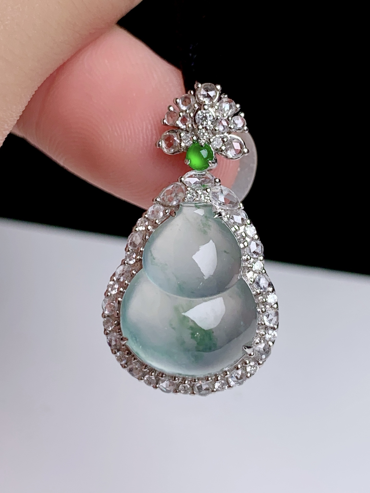 冰飘花葫芦，18k金钻镶嵌，28.8-16.2-11