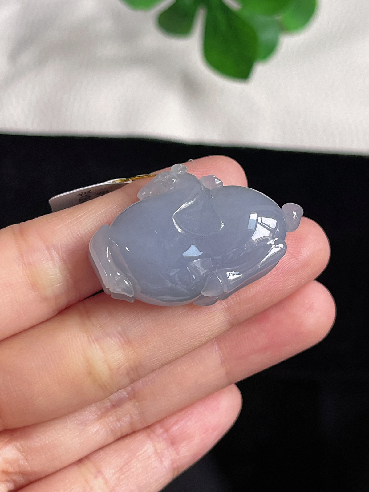 翡翠冰糯种浅紫色唐马生肖马吊坠