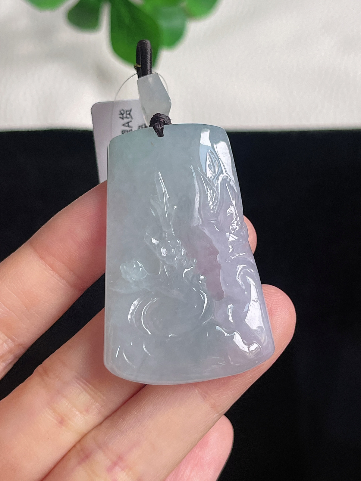 翡翠冰糯种淡绿色挂件