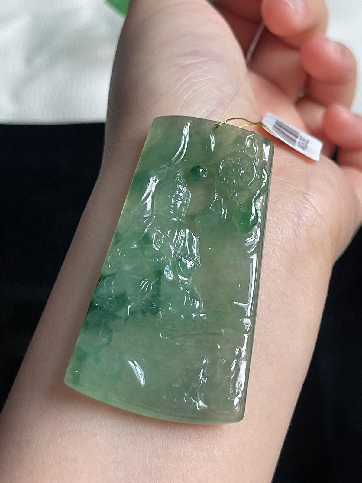 翡翠冰糯种飘绿吊坠