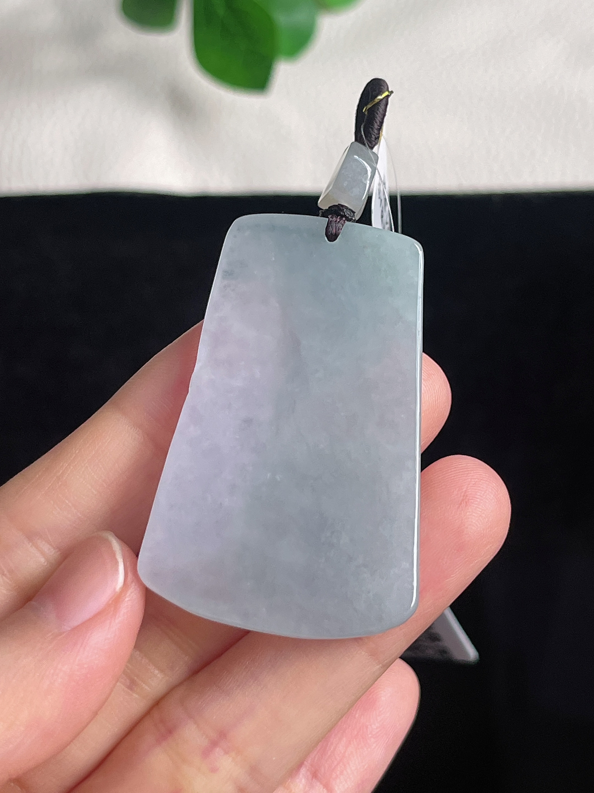 翡翠冰糯种淡绿色挂件