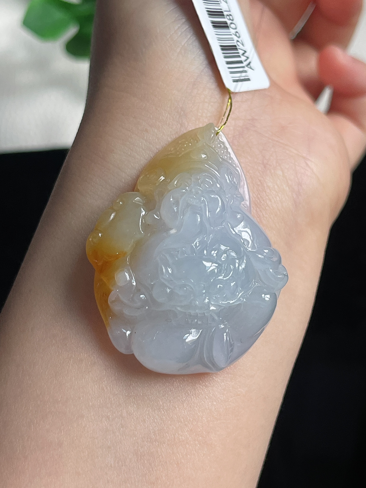 翡翠糯化种黄财神挂件