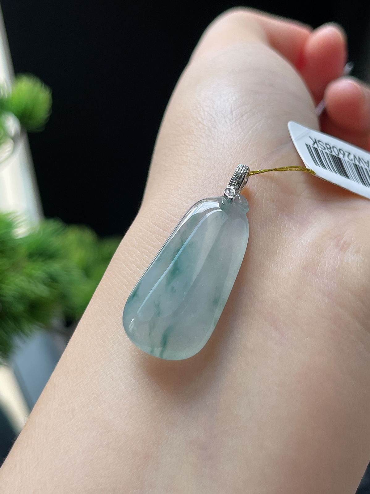 翡翠冰糯种飘花福瓜，印记：G18K,伴钻石