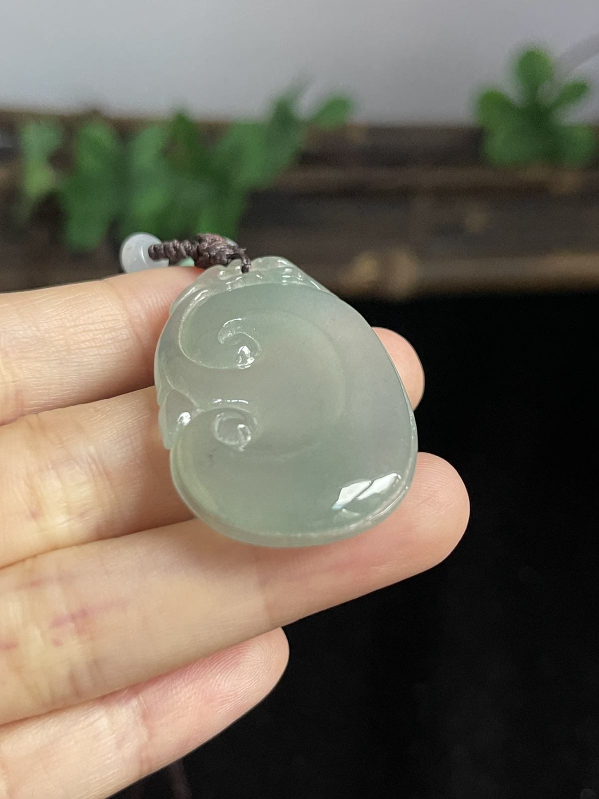 翡翠冰糯种白色如意