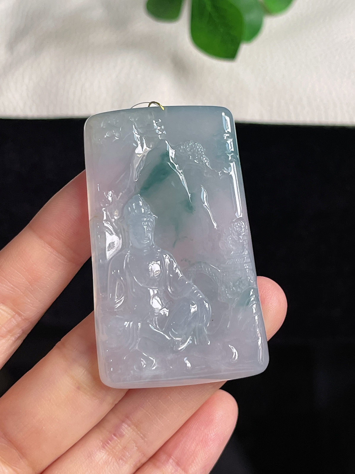 翡翠冰糯种飘绿挂件