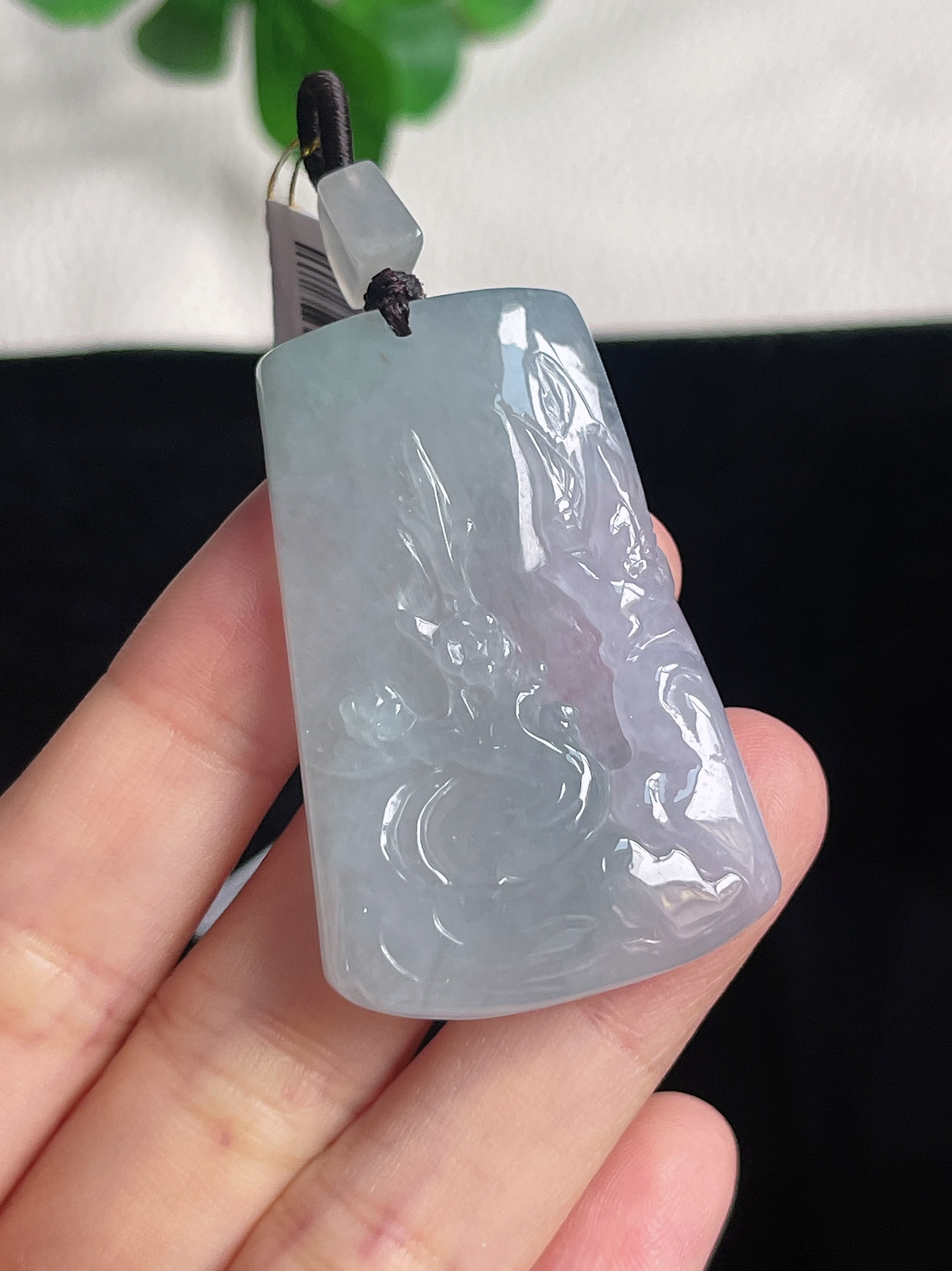 翡翠冰糯种淡绿色挂件