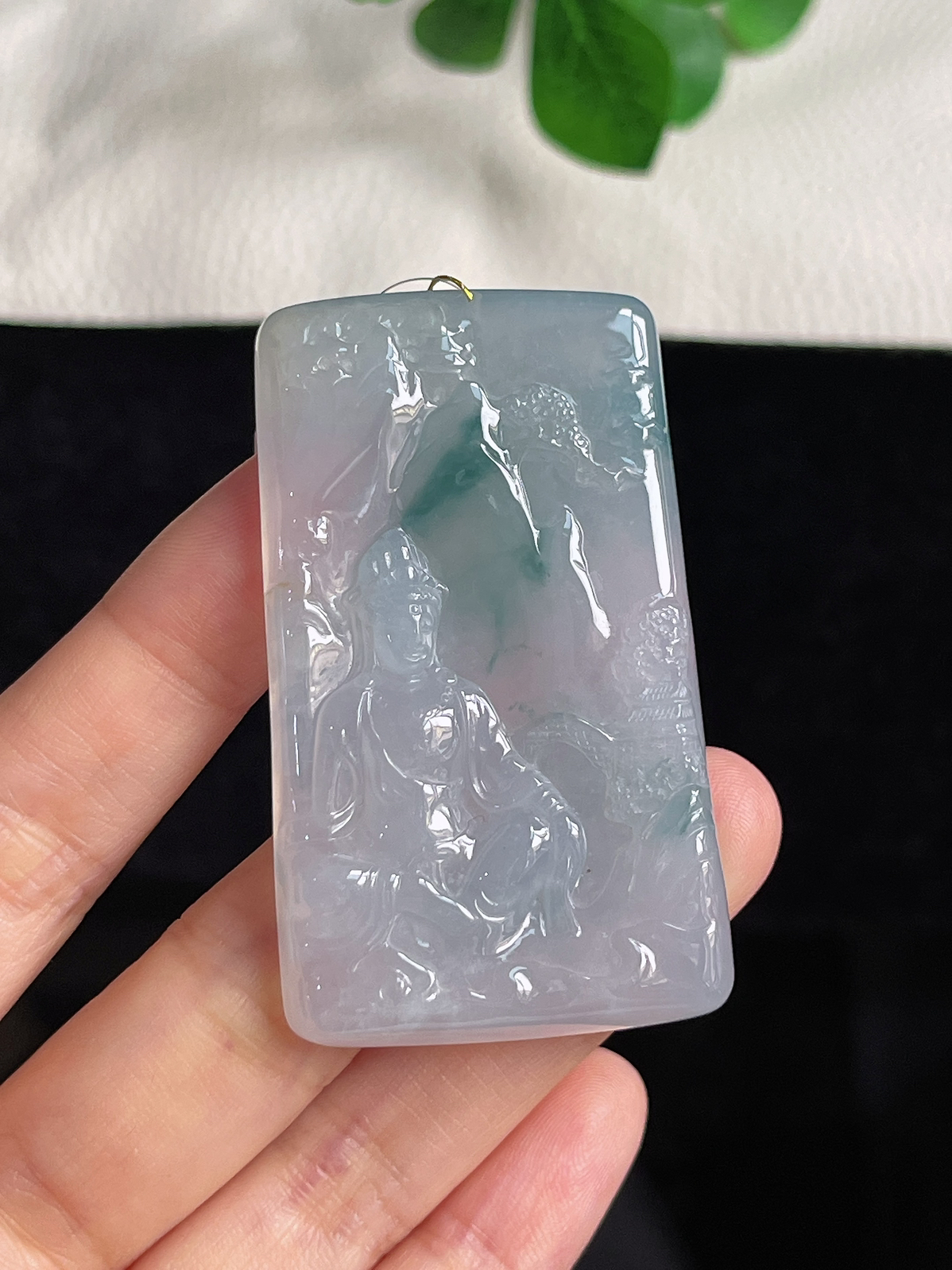 翡翠冰糯种飘绿挂件