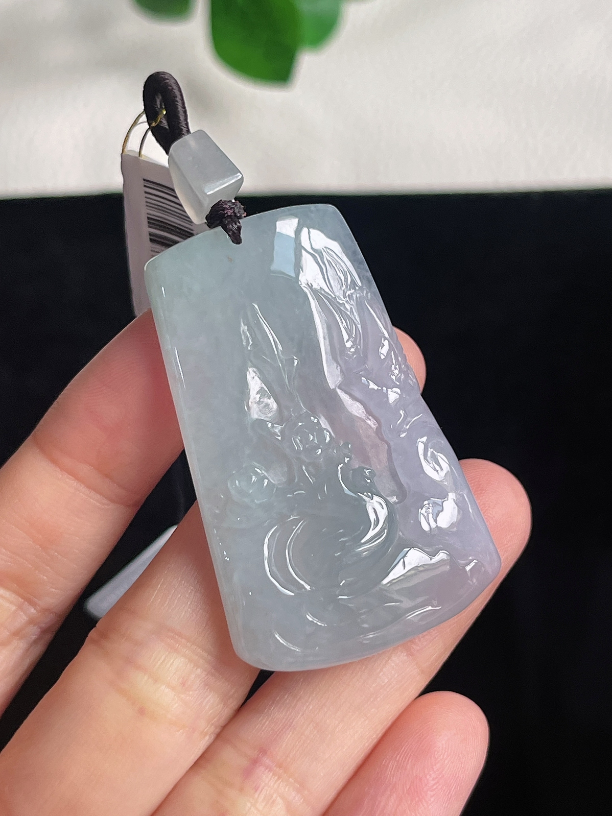 翡翠冰糯种淡绿色挂件