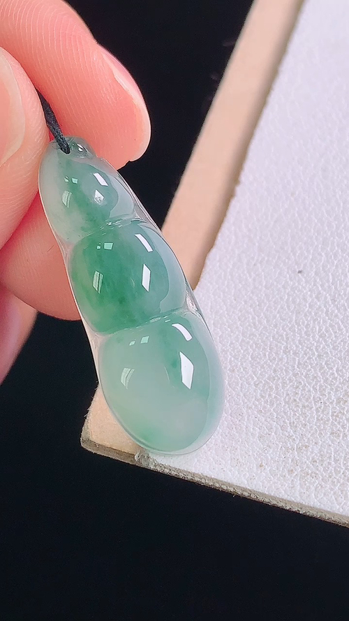 冰飘花四季豆，无裂，尺寸:29.0-10.3-6.2mm