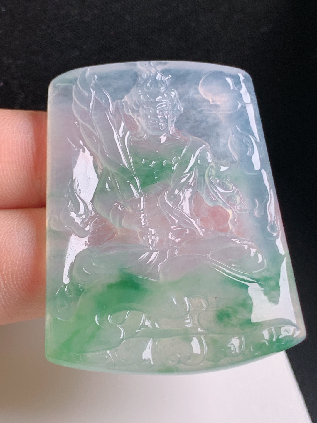 冰种飘绿观音牌，冰透清爽，飘色灵动，雕工细致，护佑平安，属鸡的一定要入,020828