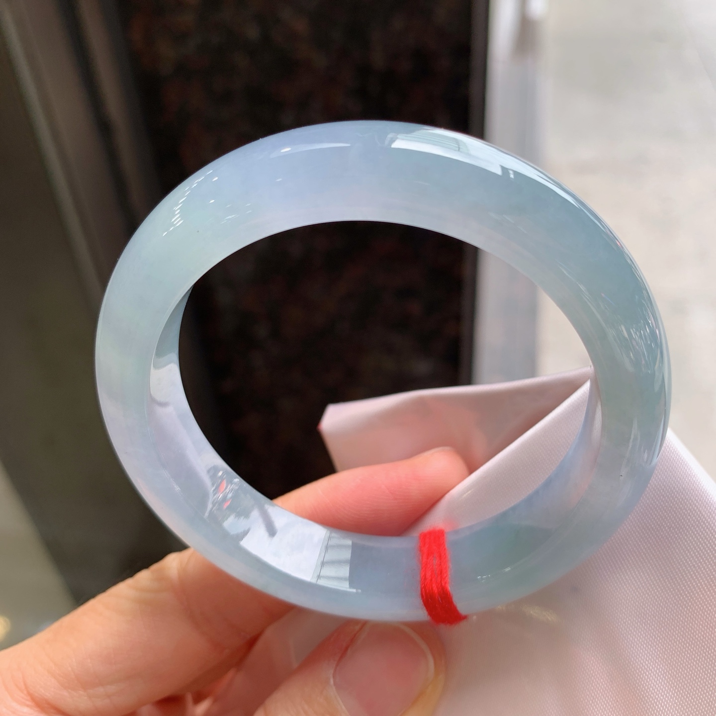 正圈冰紫,边上微细纹,尺寸：55.7/12.6/8.9,冰润