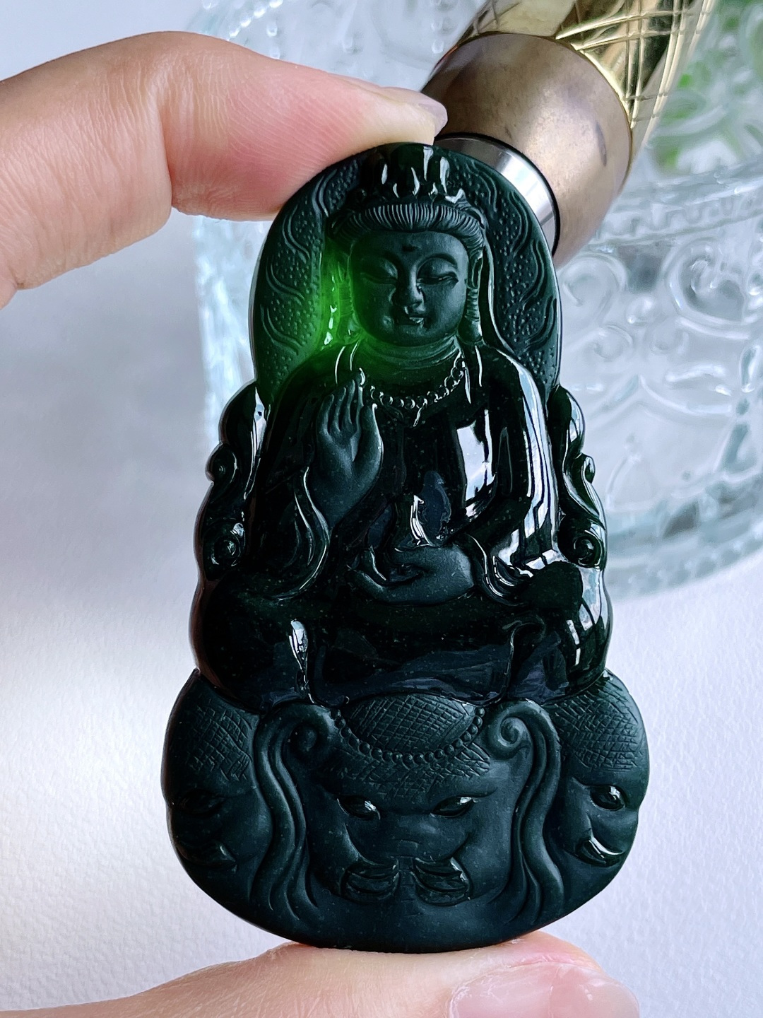 墨翠普贤菩萨牌吊坠, 性比高