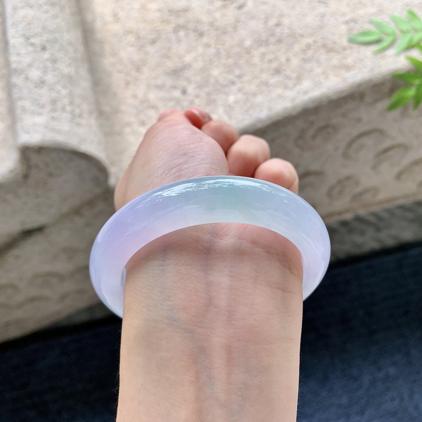 正圈55 56，圈口55.4/12.4/9.2，编码BA083121，冰椿彩，水润，种老，细腻，打灯有棉纹