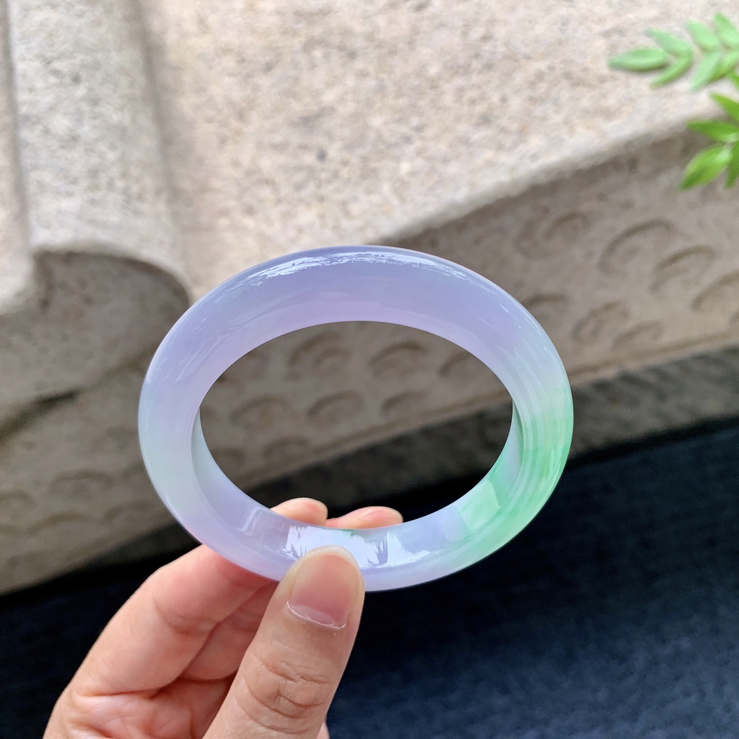 正圈53 54，圈口54/11.2/9，编码T3083108，描述冰糯春彩，水润，种老，细腻，有纹线