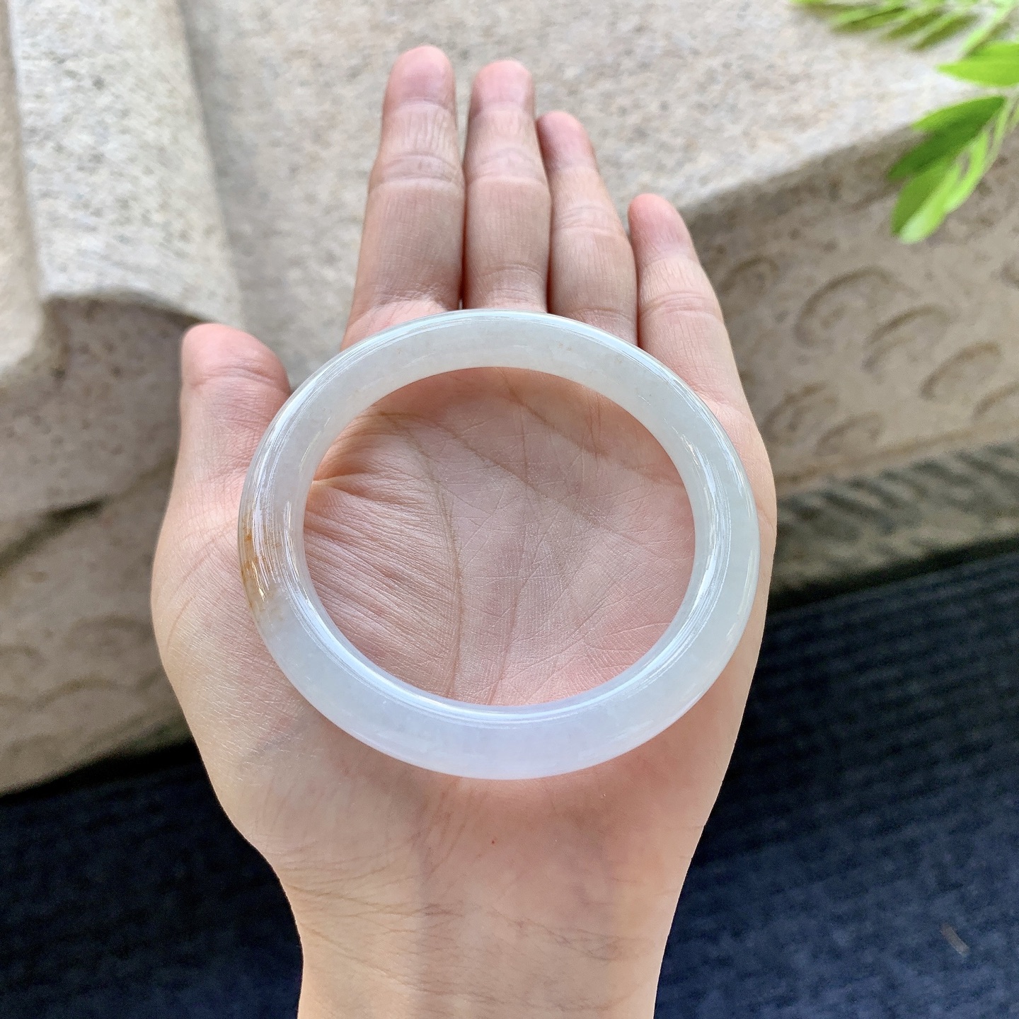 圆条51 52,圈口52.8/8.2/8.2,编码AD083020,糯冰粉紫底飘黄翡，水润，种老，细腻，无裂