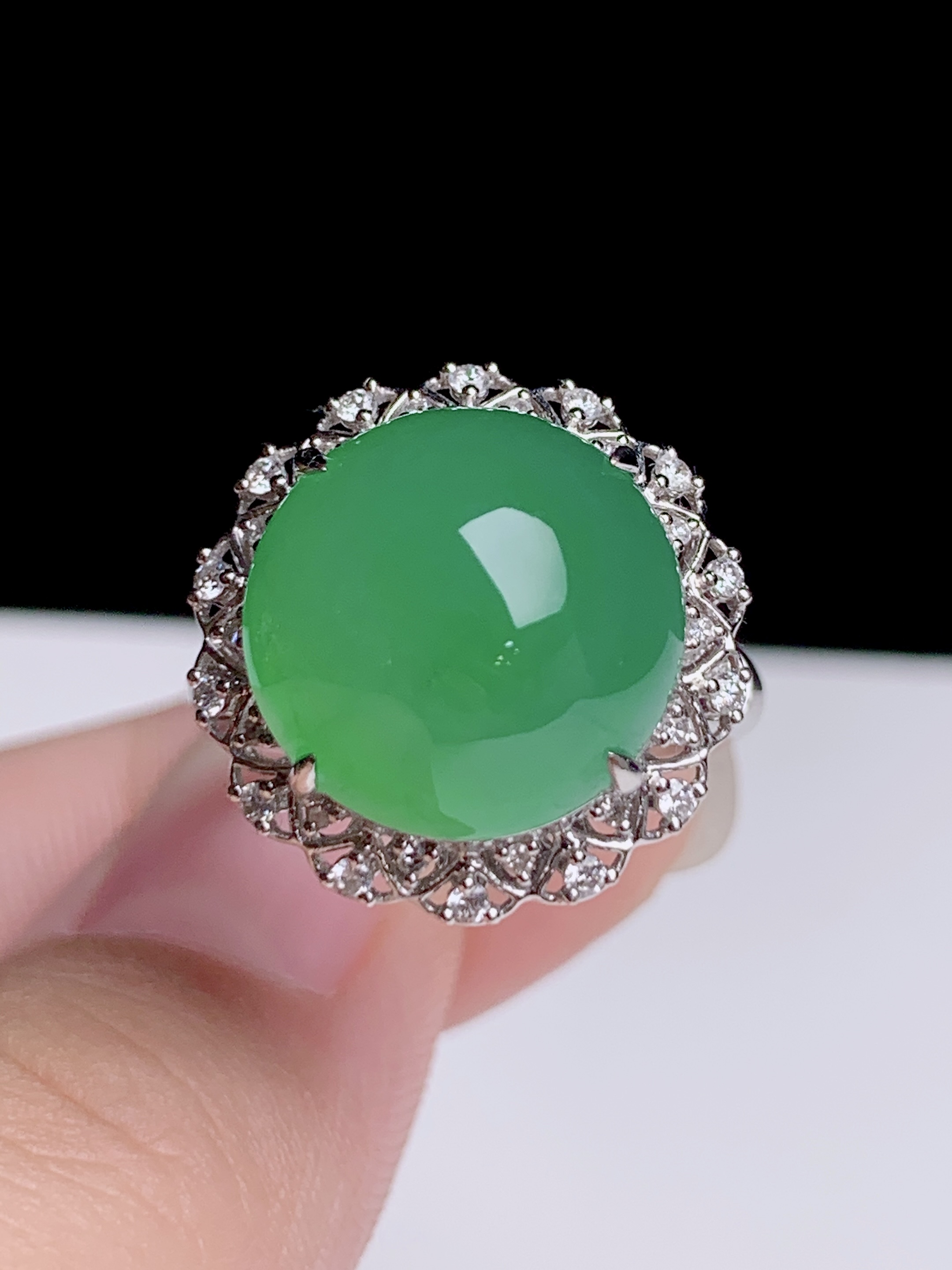 冰绿蛋面戒指，18k金钻镶嵌，17-17-13.3