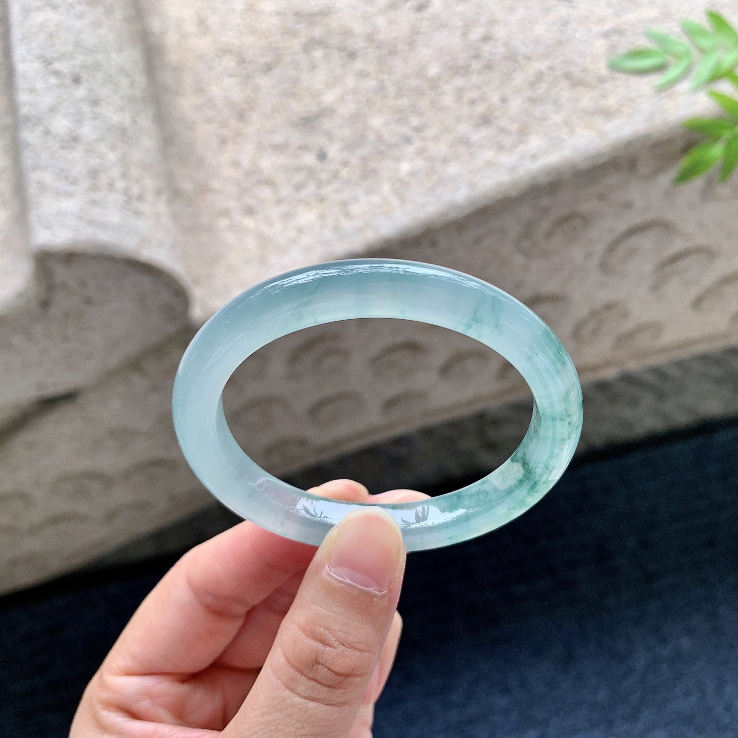 贵妃50 51，圈口51.6/44.2/8.5/7.4，编码C5083102，描述：冰飘花，清透，水润，种老，细腻，打灯有棉线