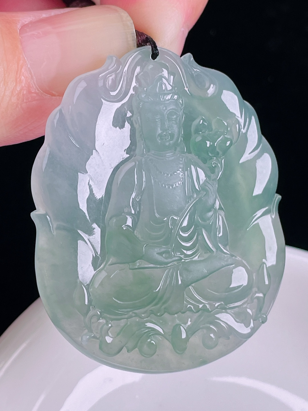 冰绿观音，老种起光，细底通透，尺寸：49.3/40/5.8mm0829