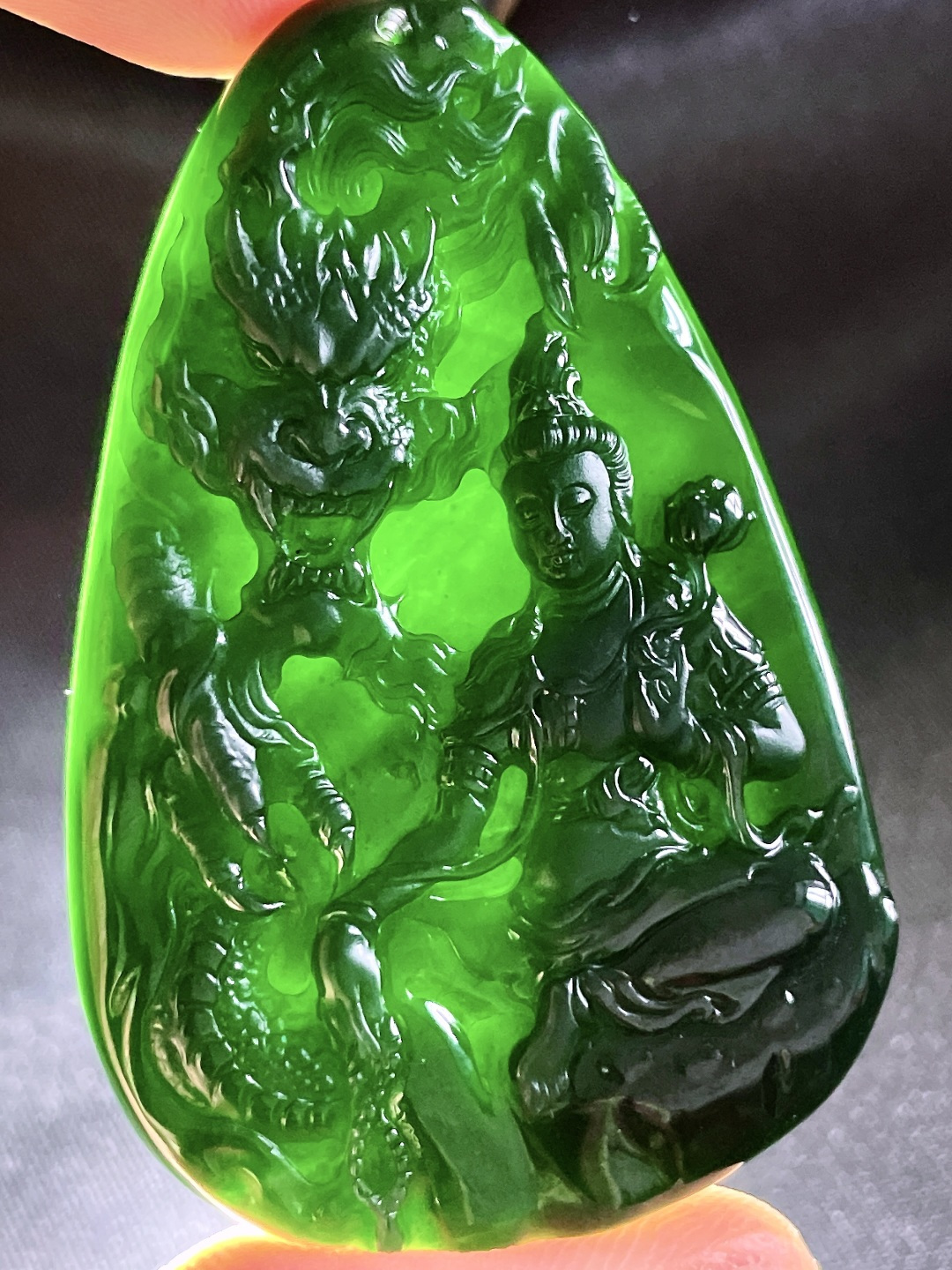 墨翠御龙大势至菩萨持莲观音牌吊坠,性比高,53.3-35-6.8,26.6克