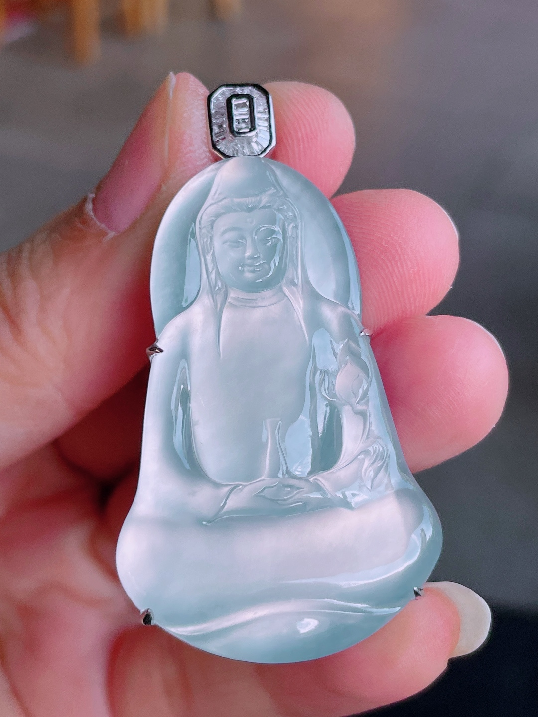 观音吊坠，晶莹剔透，新颖时尚，无裂，46.5-29-3