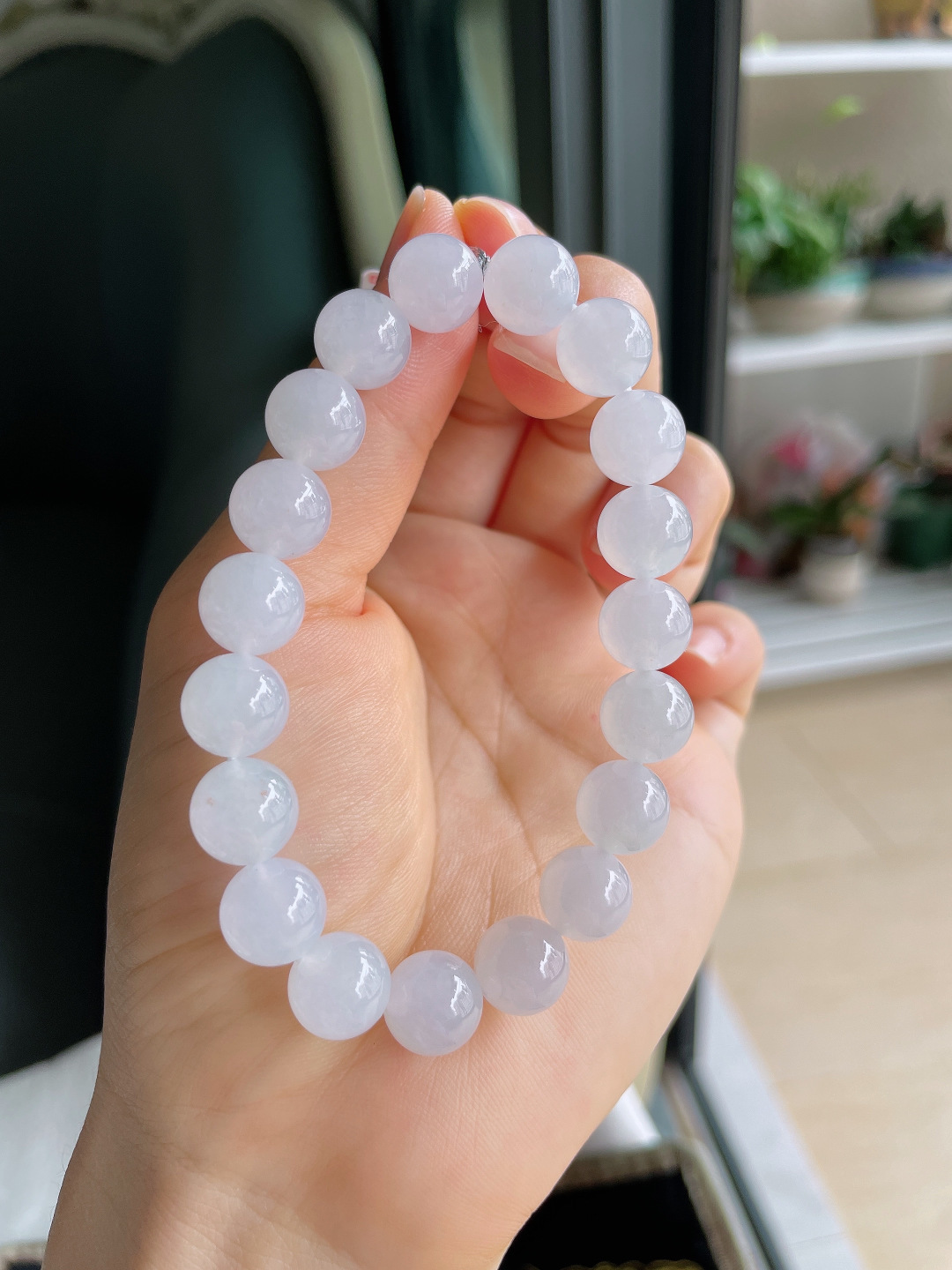 缅甸天然翡翠A货，白冰手串，尺寸：10mm。【编4322】